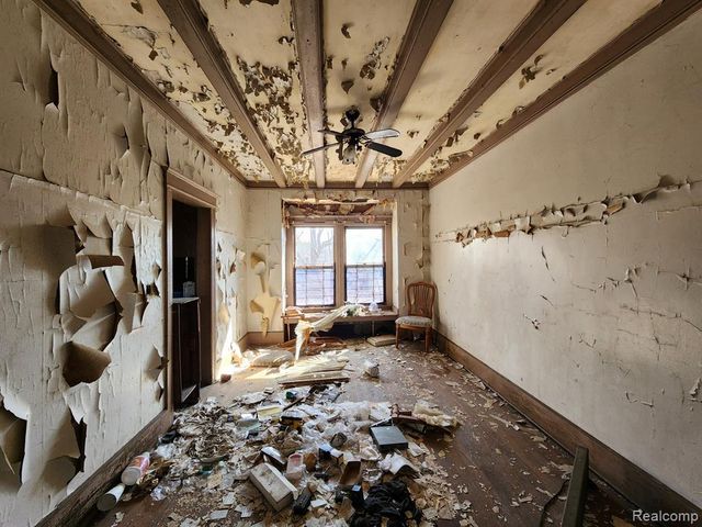 284 E Philadelphia Street, Detroit, MI 48202