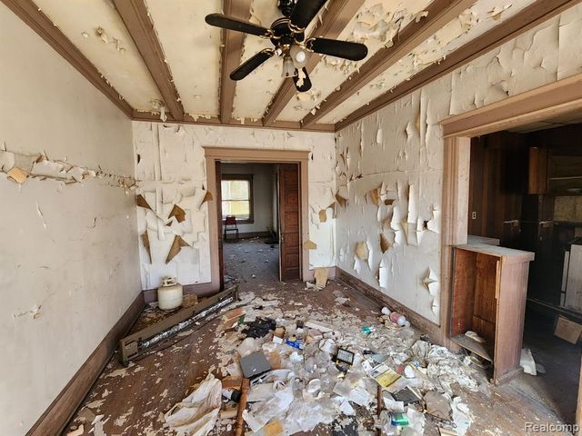 284 E Philadelphia Street, Detroit, MI 48202