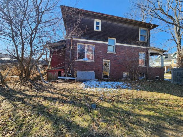 284 E Philadelphia Street, Detroit, MI 48202