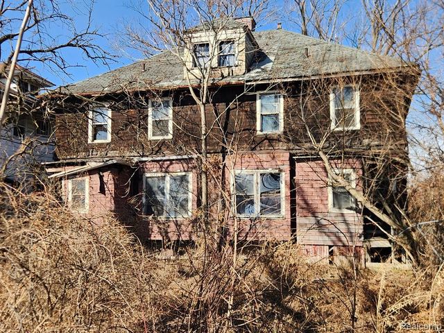 284 E Philadelphia Street, Detroit, MI 48202