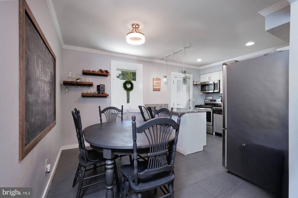 Image 10 of property listing at 319 SASSAFRAS RD, Baltimore, MD 21221