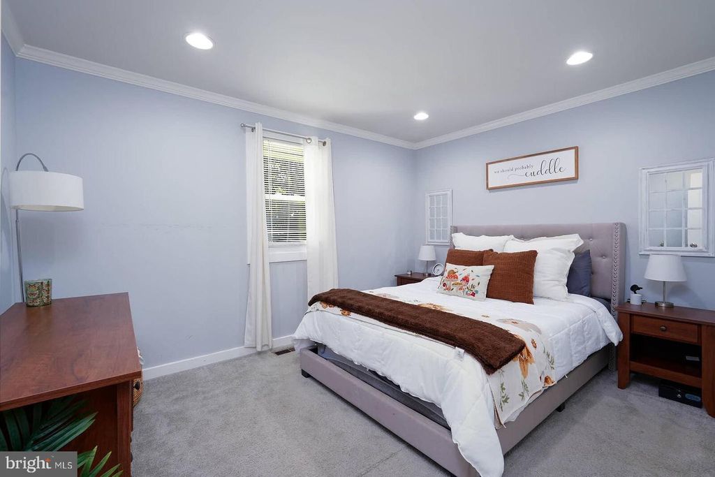 Image 16 of property listing at 319 SASSAFRAS RD, Baltimore, MD 21221