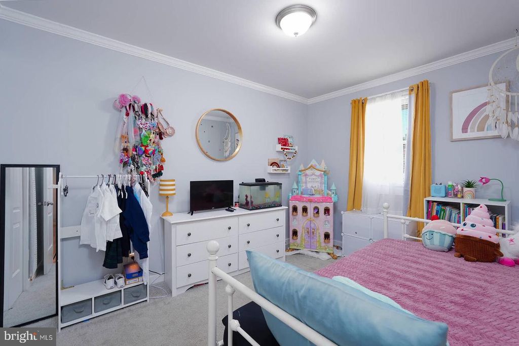 Image 22 of property listing at 319 SASSAFRAS RD, Baltimore, MD 21221