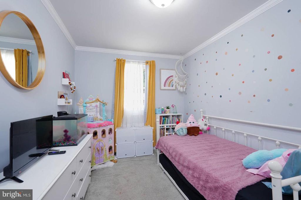 Image 23 of property listing at 319 SASSAFRAS RD, Baltimore, MD 21221