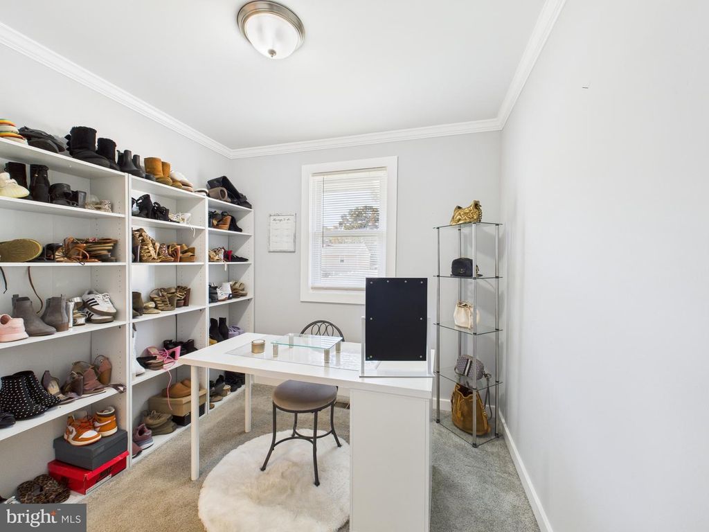 Image 25 of property listing at 319 SASSAFRAS RD, Baltimore, MD 21221