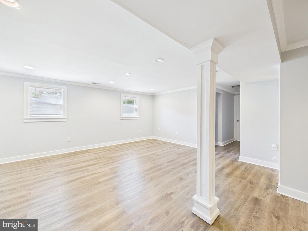 Image 29 of property listing at 319 SASSAFRAS RD, Baltimore, MD 21221