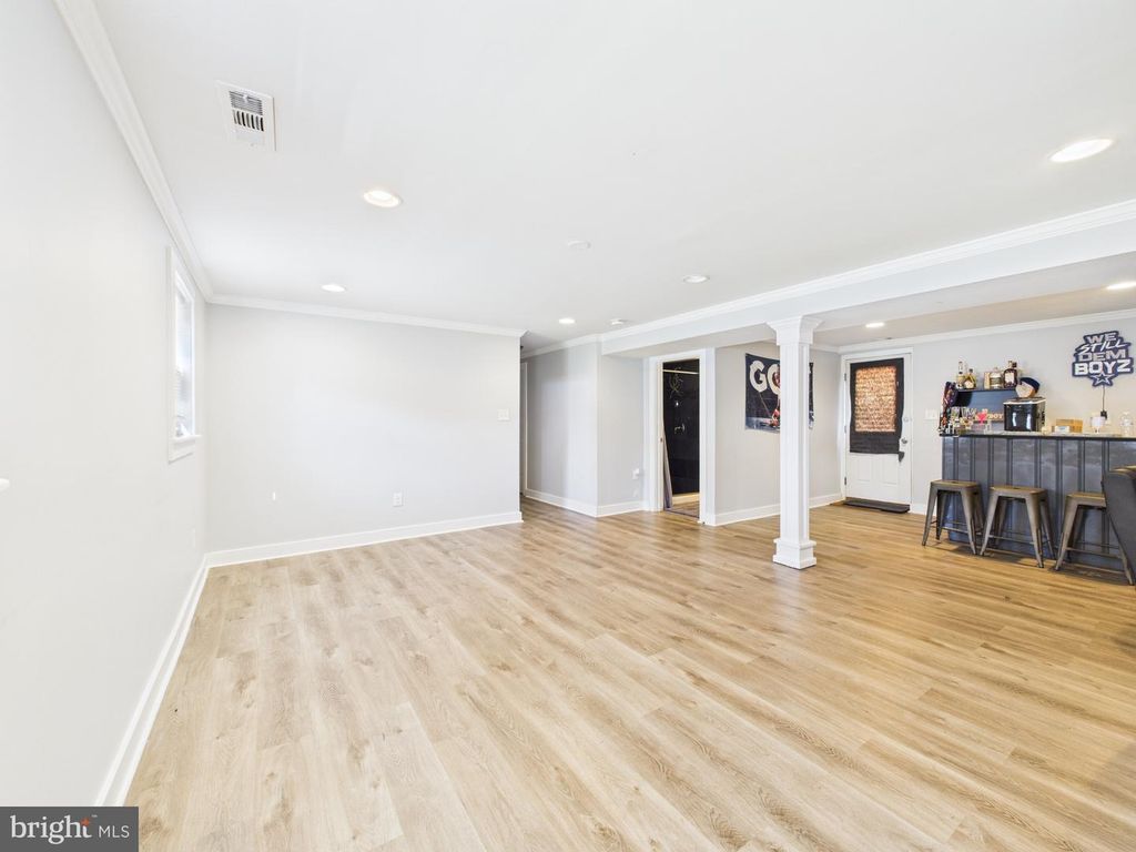 Image 30 of property listing at 319 SASSAFRAS RD, Baltimore, MD 21221