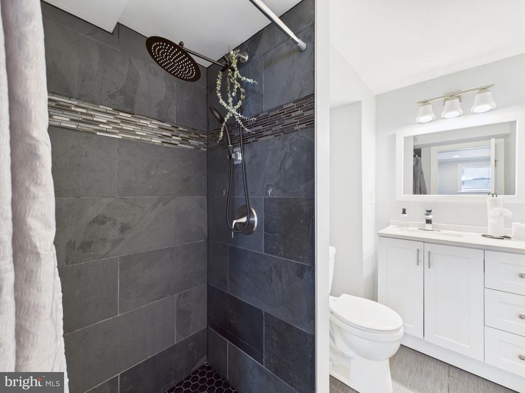 Image 31 of property listing at 319 SASSAFRAS RD, Baltimore, MD 21221