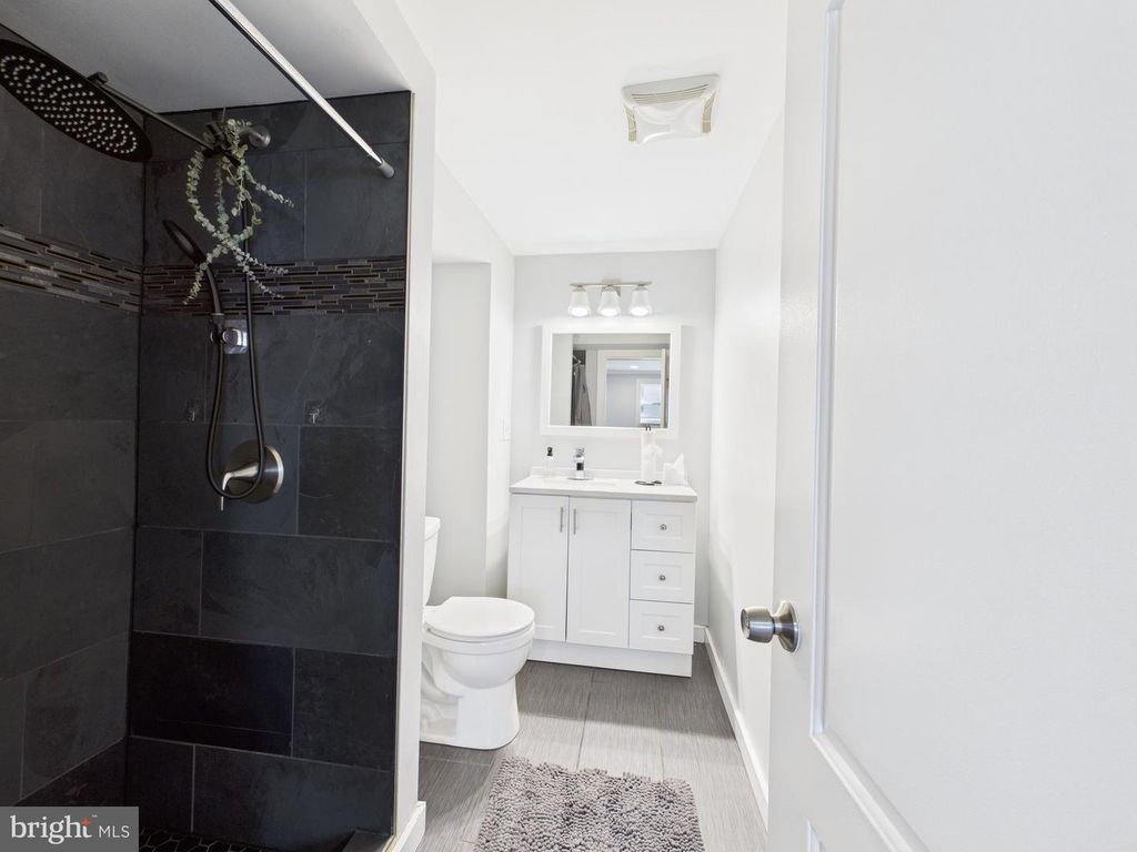 Image 33 of property listing at 319 SASSAFRAS RD, Baltimore, MD 21221