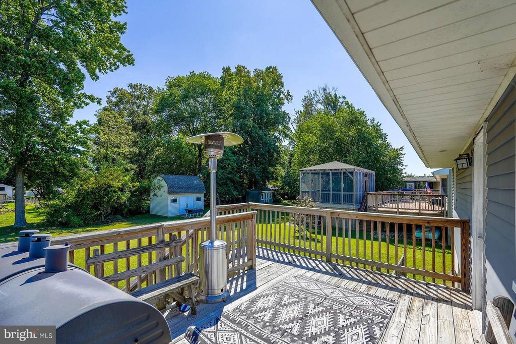 Image 38 of property listing at 319 SASSAFRAS RD, Baltimore, MD 21221