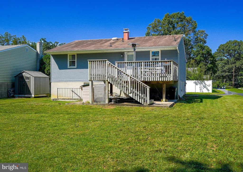 Image 41 of property listing at 319 SASSAFRAS RD, Baltimore, MD 21221