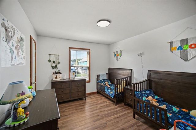 1108 E 18th Street, Kearney, MO 64060