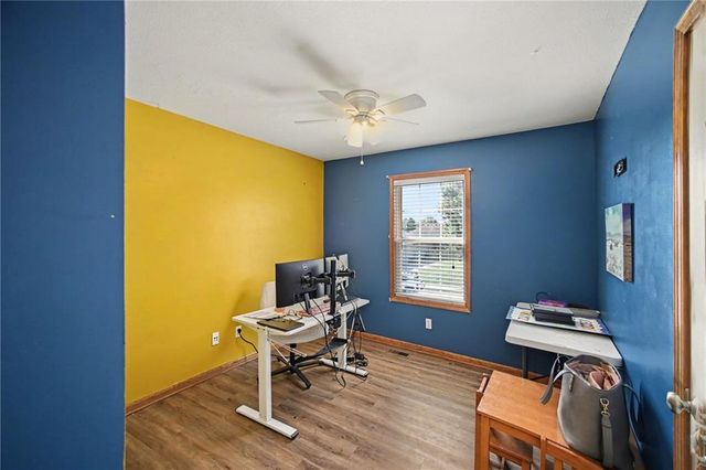1108 E 18th Street, Kearney, MO 64060