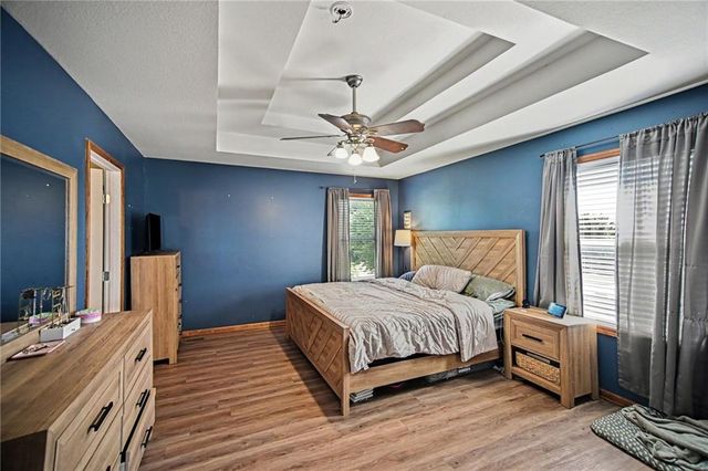 1108 E 18th Street, Kearney, MO 64060