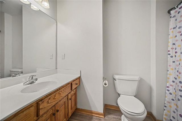 1108 E 18th Street, Kearney, MO 64060
