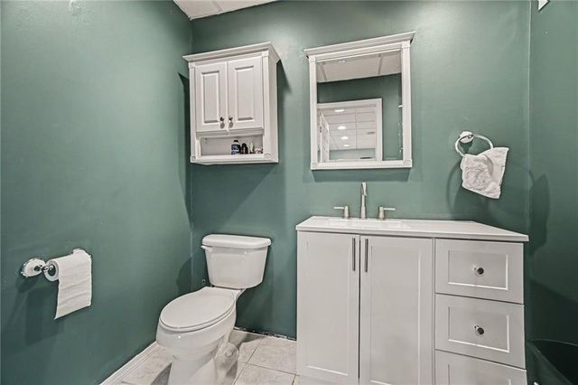 1108 E 18th Street, Kearney, MO 64060