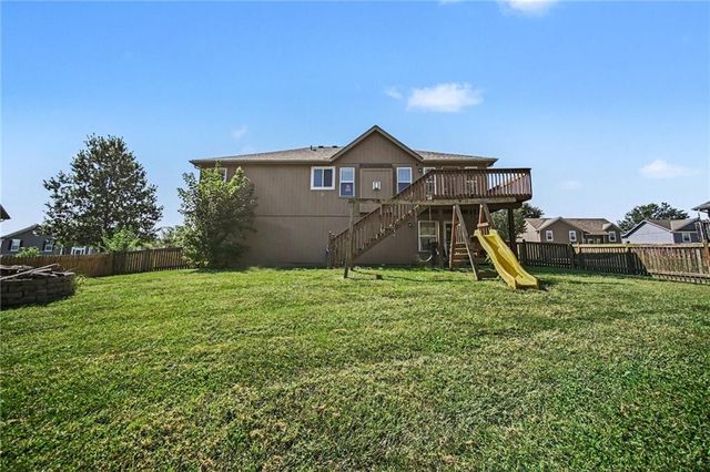 1108 E 18th Street, Kearney, MO 64060