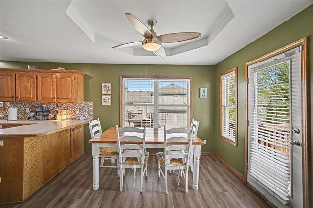 1108 E 18th Street, Kearney, MO 64060
