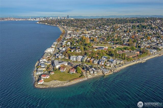 2236 Alki Avenue SW, Seattle, WA 98116