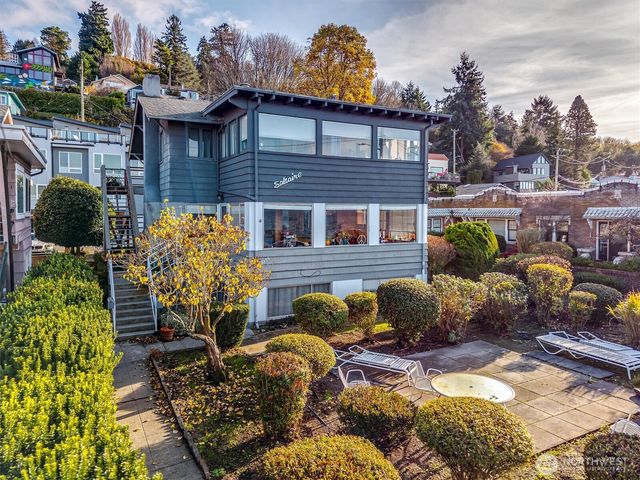2236 Alki Avenue SW, Seattle, WA 98116