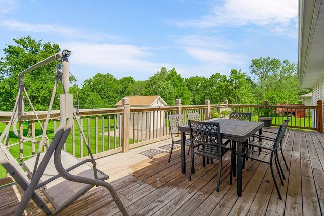 7606 NW Pampas Lane, Parkville, MO 64152