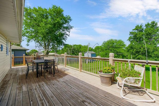 7606 NW Pampas Lane, Parkville, MO 64152