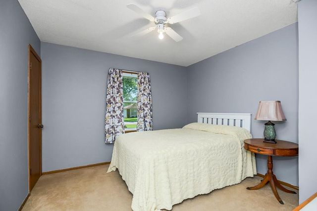 7606 NW Pampas Lane, Parkville, MO 64152
