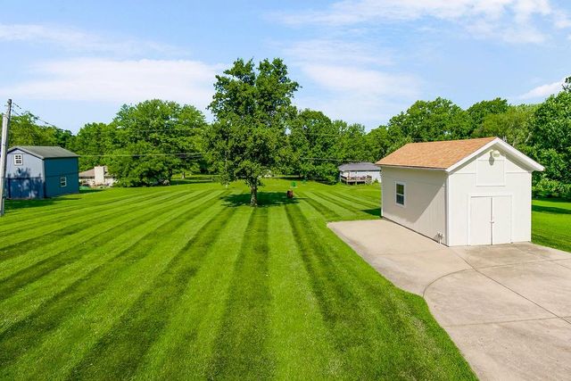 7606 NW Pampas Lane, Parkville, MO 64152