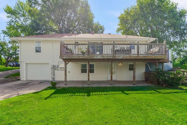 7606 NW Pampas Lane, Parkville, MO 64152