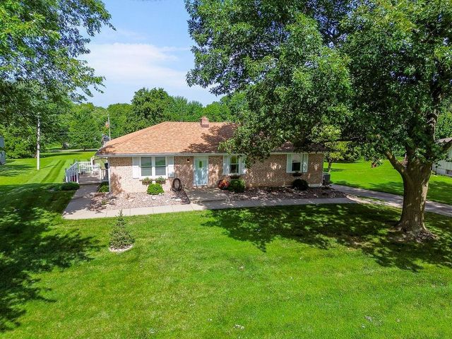 7606 NW Pampas Lane, Parkville, MO 64152