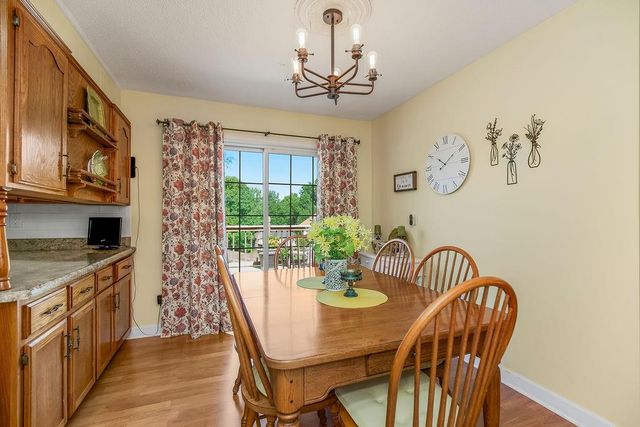 7606 NW Pampas Lane, Parkville, MO 64152