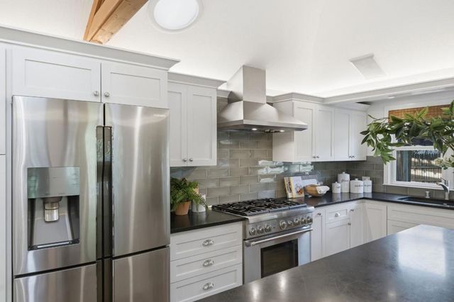 810 Glencrag Way, Woodside, CA 94062