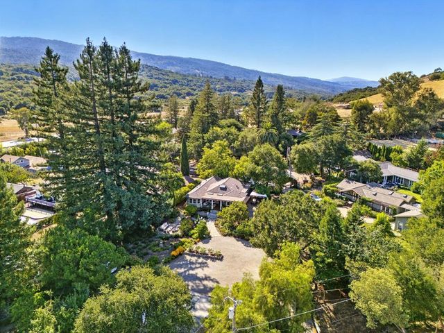 810 Glencrag Way, Woodside, CA 94062