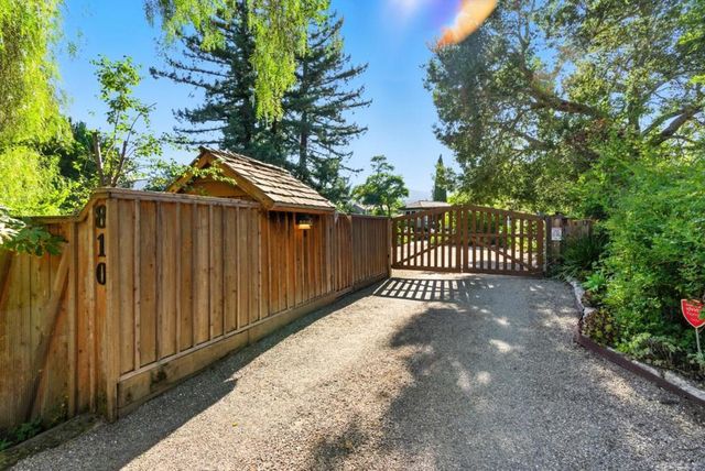 810 Glencrag Way, Woodside, CA 94062