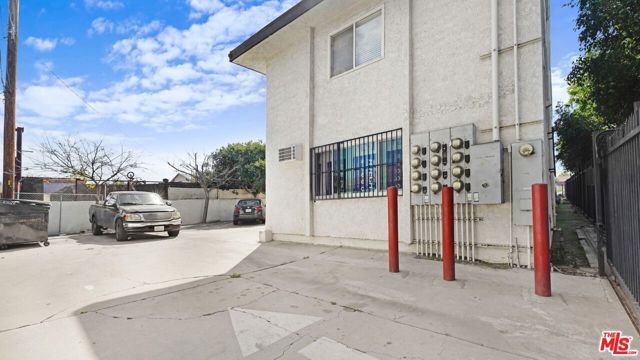 12602 Correnti Street, Pacoima (los Angeles), CA 91331
