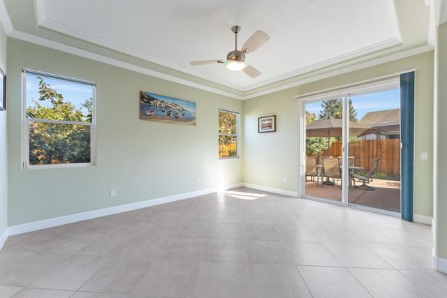1910 Charm Way, Sacramento, CA 95835