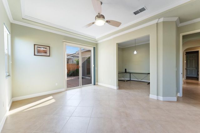 1910 Charm Way, Sacramento, CA 95835