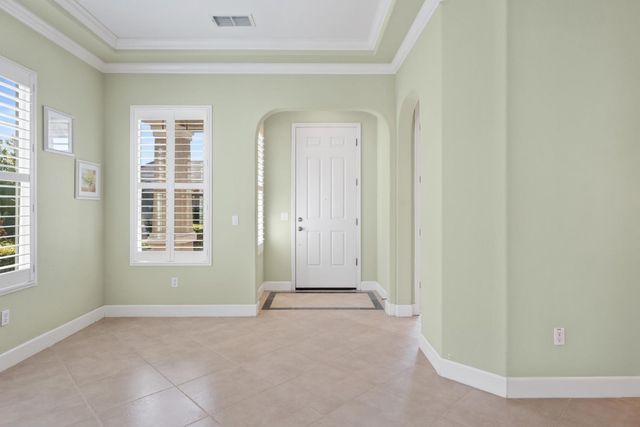 1910 Charm Way, Sacramento, CA 95835