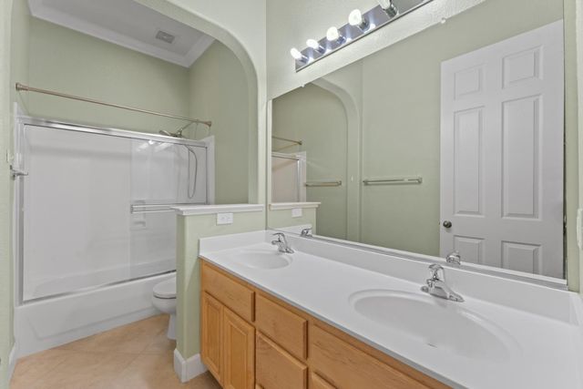 1910 Charm Way, Sacramento, CA 95835