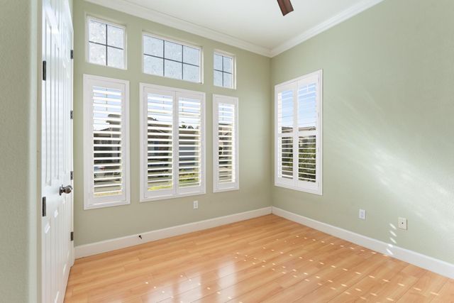 1910 Charm Way, Sacramento, CA 95835