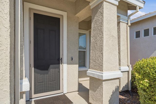 1910 Charm Way, Sacramento, CA 95835