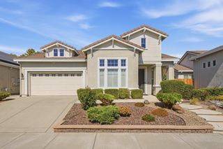 1910 Charm Way, Sacramento, CA 95835