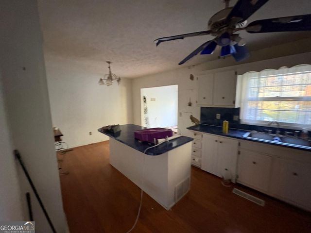 210 Hearthstone Drive, Lagrange, GA 30241