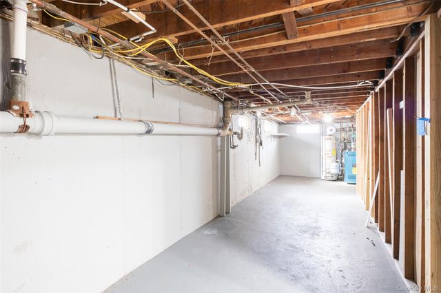 6 Maple Lane, Massapequa Park, NY 11762