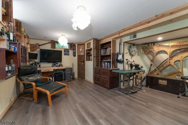 98 Church Rd, Holland Twp., NJ 08848