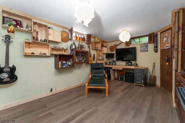 98 Church Rd, Holland Twp., NJ 08848