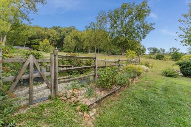 98 Church Rd, Holland Twp., NJ 08848