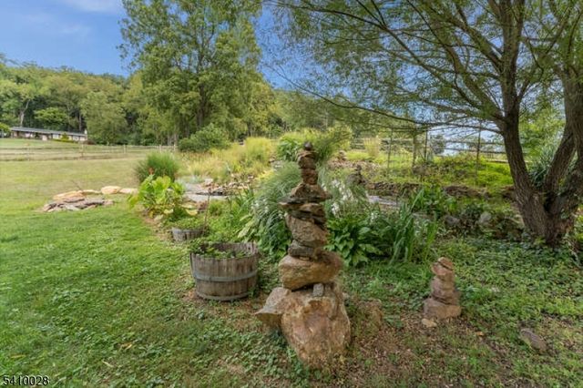 98 Church Rd, Holland Twp., NJ 08848