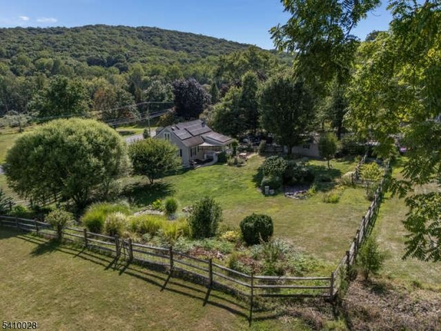 98 Church Rd, Holland Twp., NJ 08848