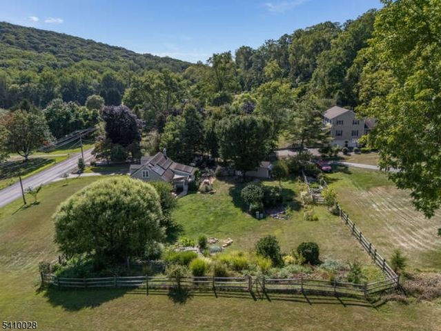 98 Church Rd, Holland Twp., NJ 08848